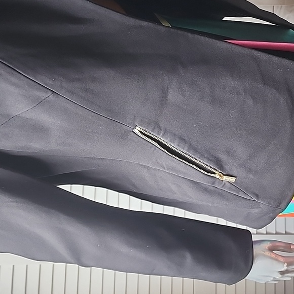 Calvin Klein - Picture 2 of 4